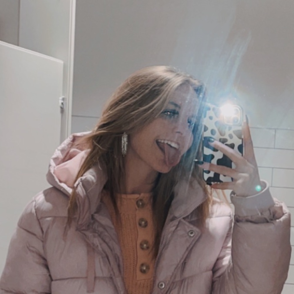 Meet your Posher, Maddelynn